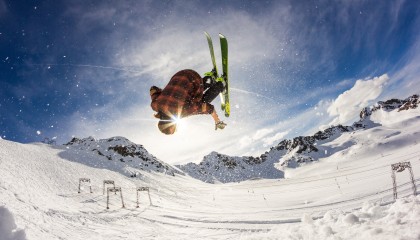 九游体育官网入口-游戏运营策略的创新：用户增长与留存，游戏运营的优势