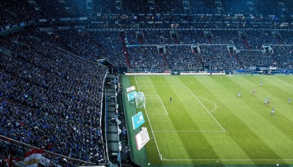 九游官网下载app下载-“球场火爆：现场最震撼的精彩瞬间”，球场上的精彩表演