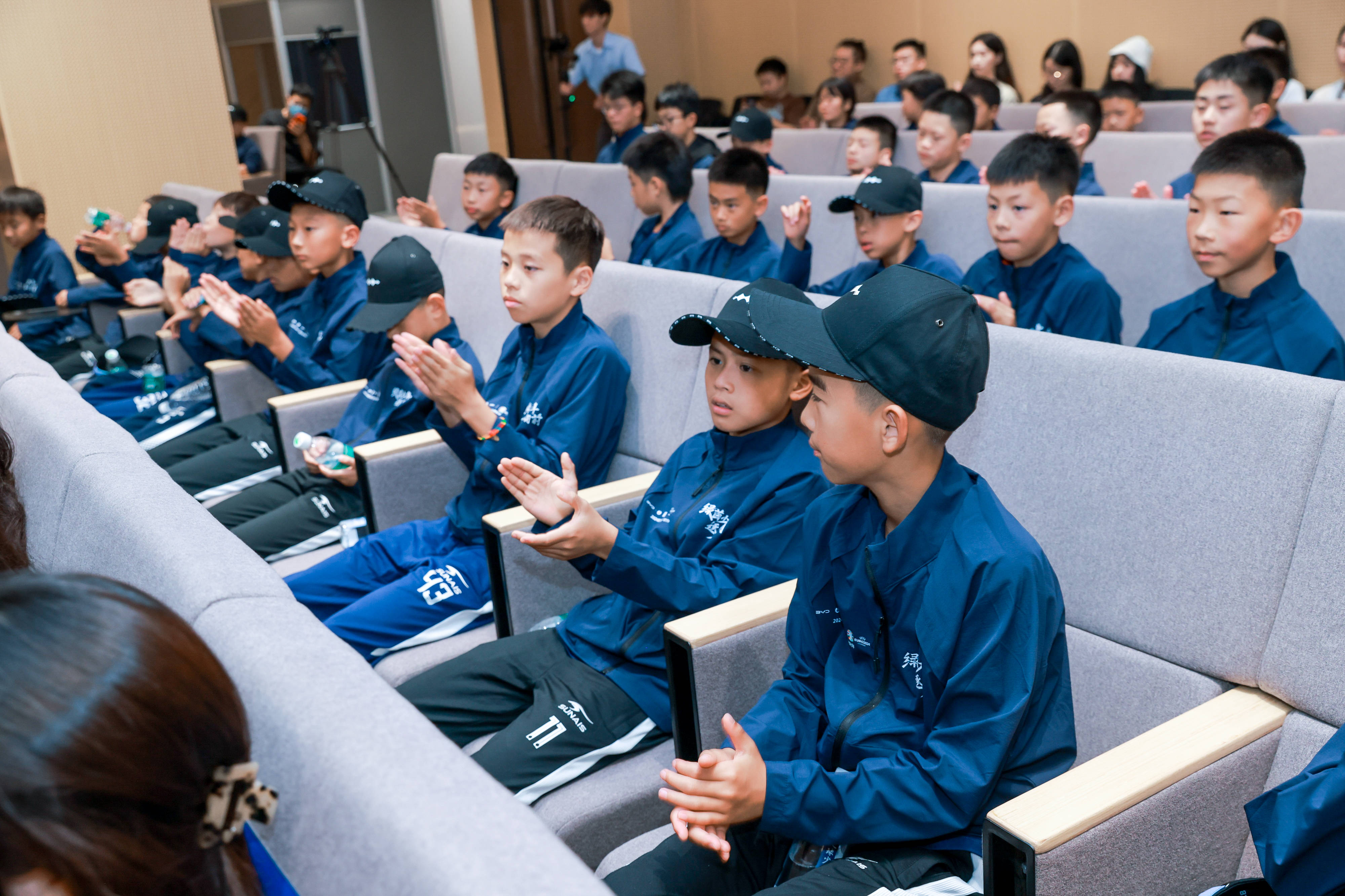 JIU YOU GAME-关于青少年足球“校企合作”深入推进,行业创新力度显著增强的信息